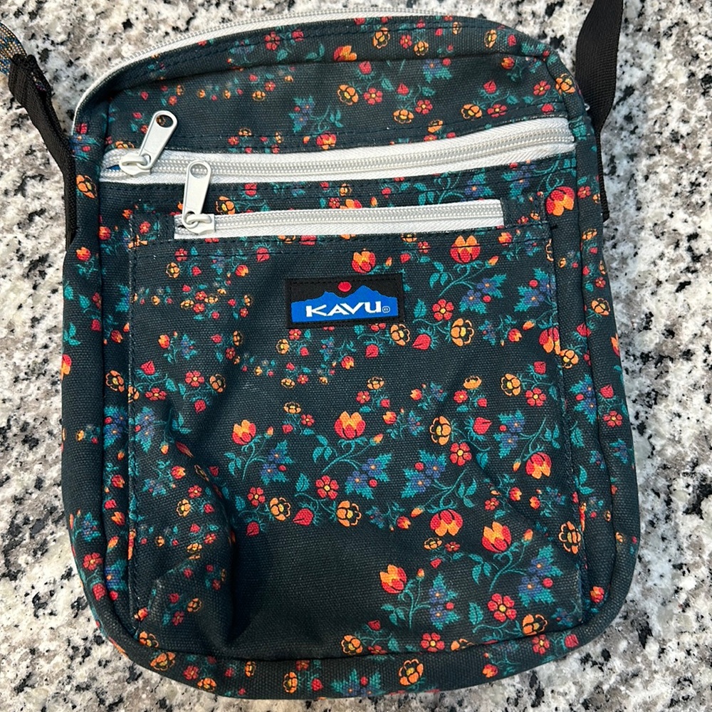 Kavu Floral Crossbody